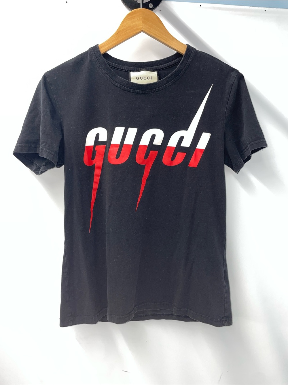 GUCCI BLADE LOGO T SHIRT FTL-09-118